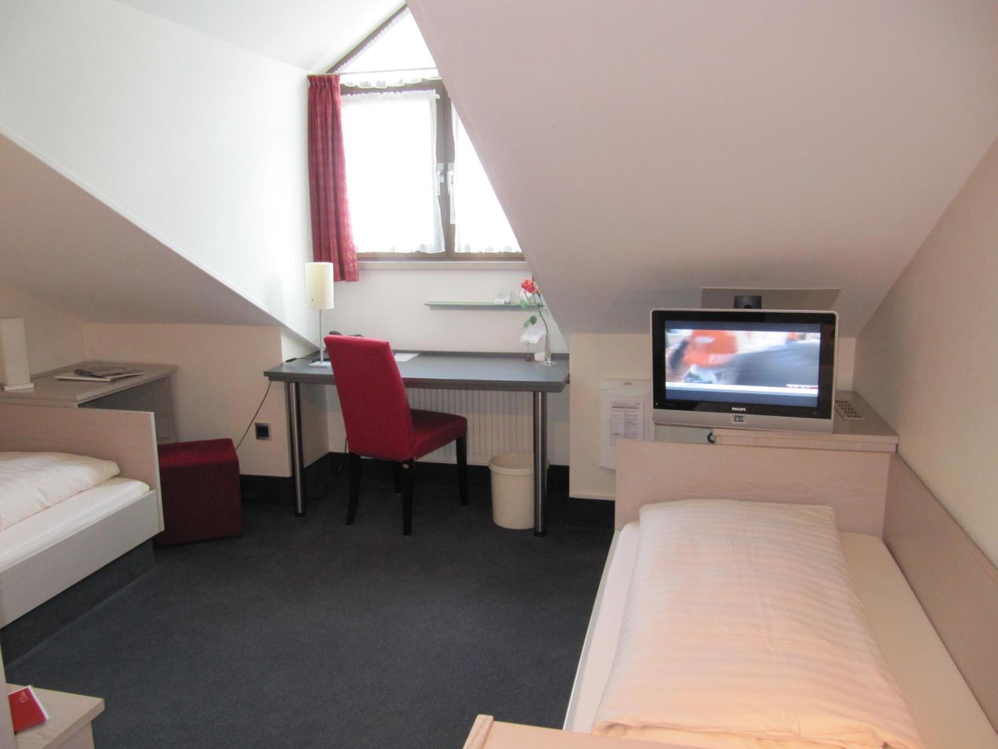 Hotel Schiller Olching Room photo